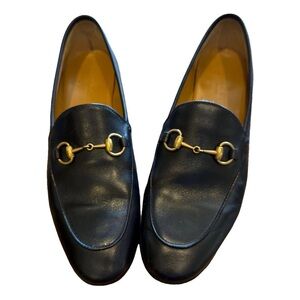 Gucci Jordaan Black Leather Loafers with Gold Horsebit hardware